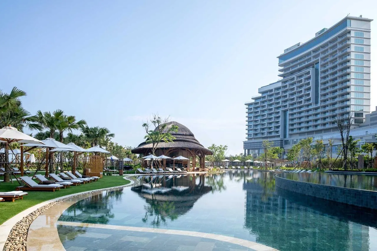 Hoiana Hotel & Suites Hoi An 5*,