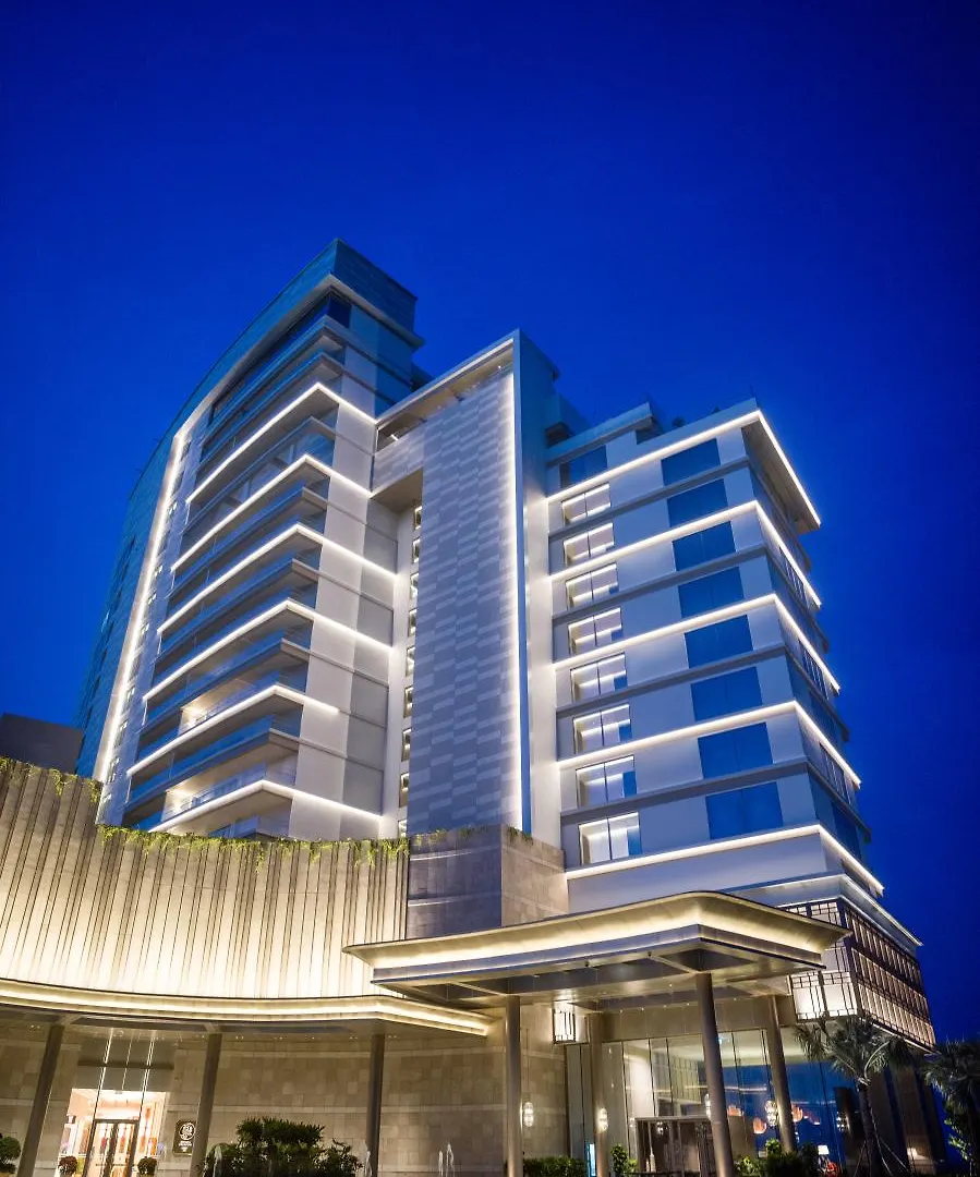 Hoiana Hotel & Suites ホイアン